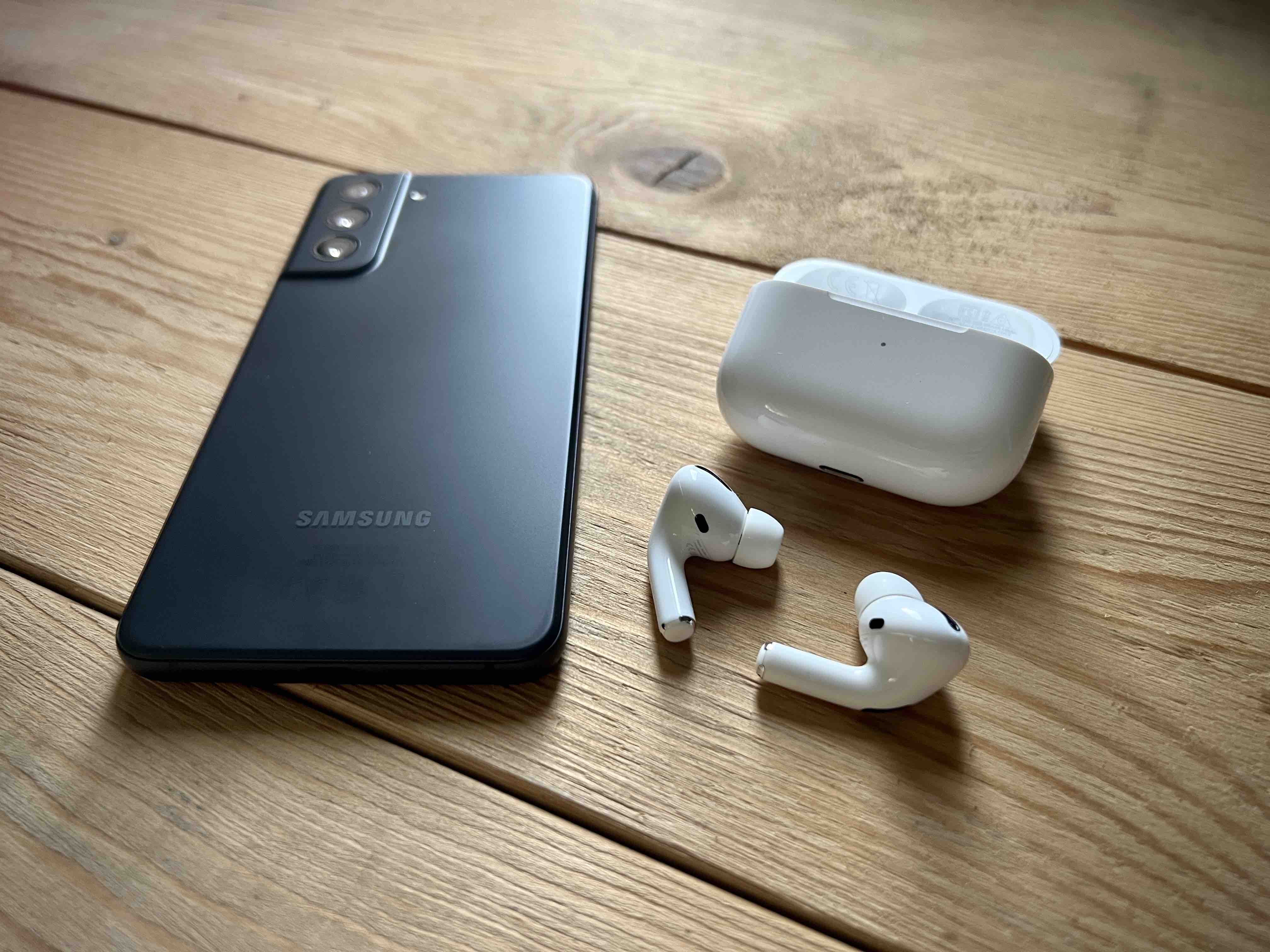 Как использовать AirPods с Androidэм - Журнал Samsung