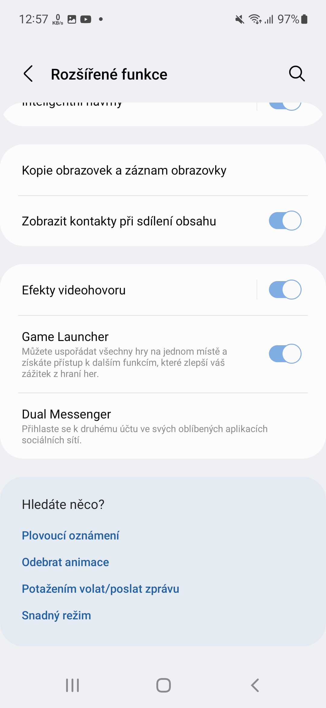 Dvojitým klepnutím na displej 4