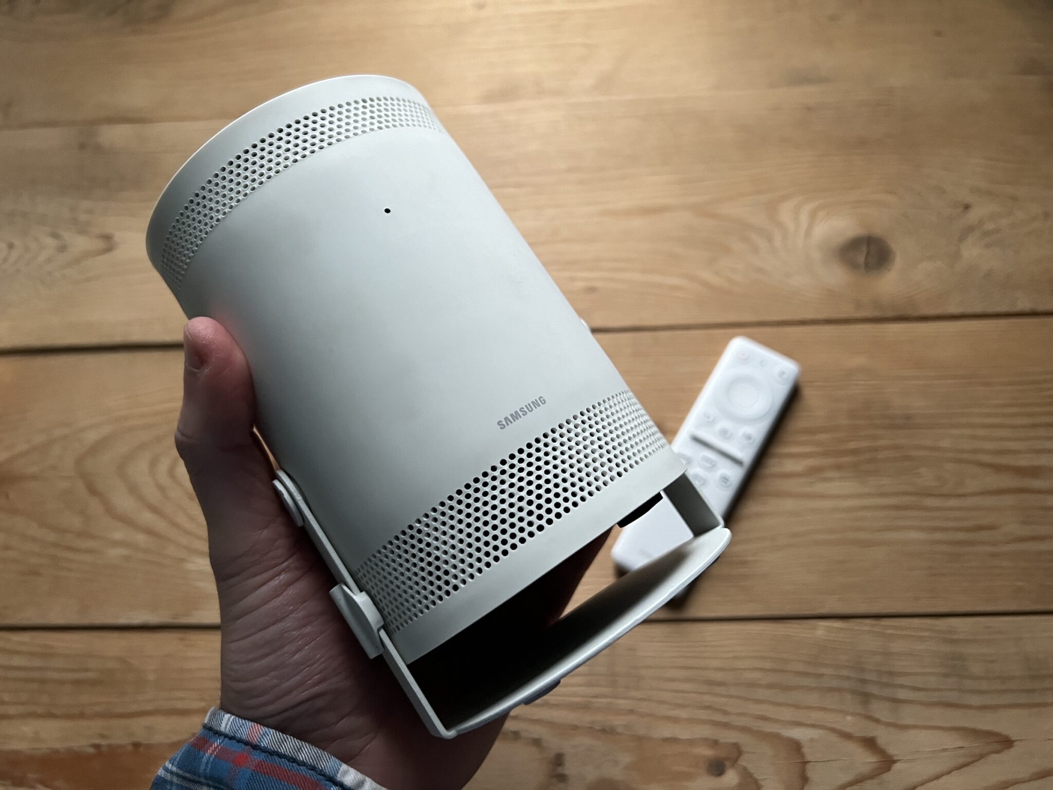 Samsung na CES 2023 představil novou verzi projektoru The Freestyle ...