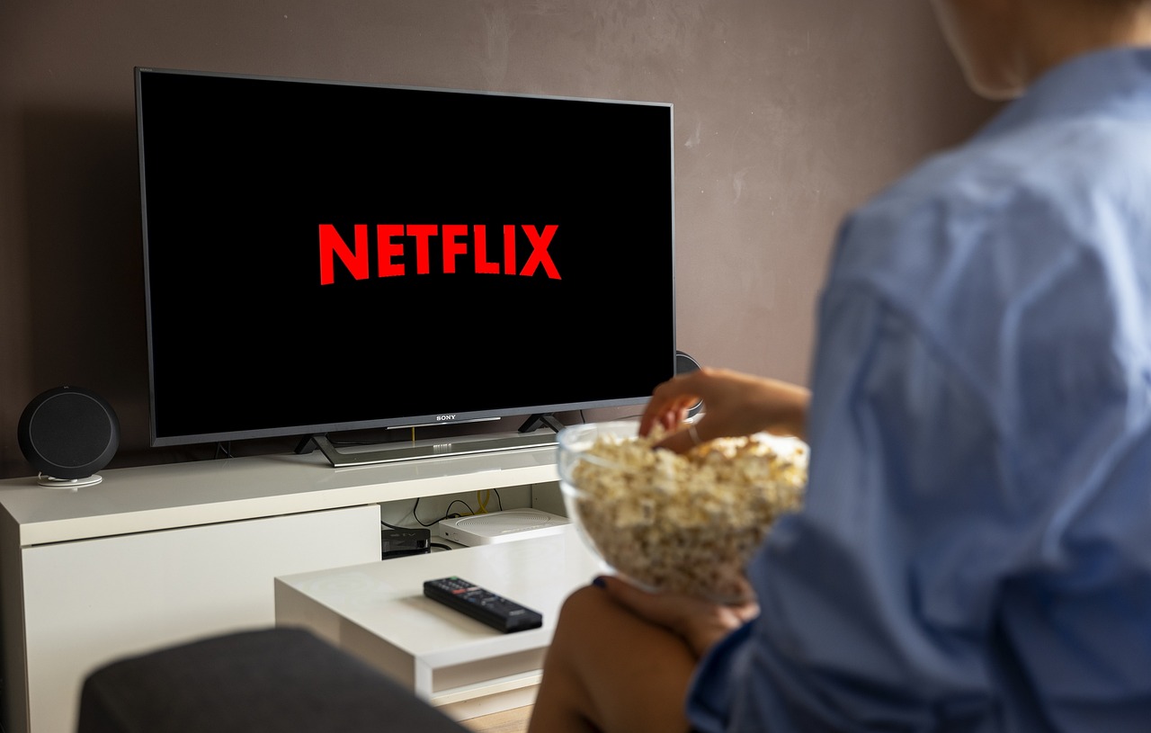 Sériím dominuje Netflix, mezi filmy vede Disney+.  Co diváky o Velikonocích nejvíce zaujalo?  – časopis Samsung