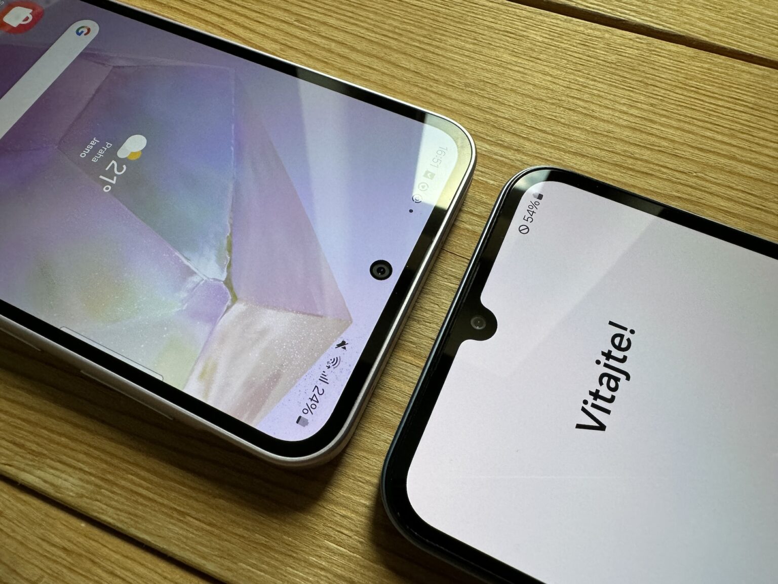 Galaxy A25 vs. Galaxy A35 Je to bitva kompromisů, který model ale vyhrává? Samsung Magazine