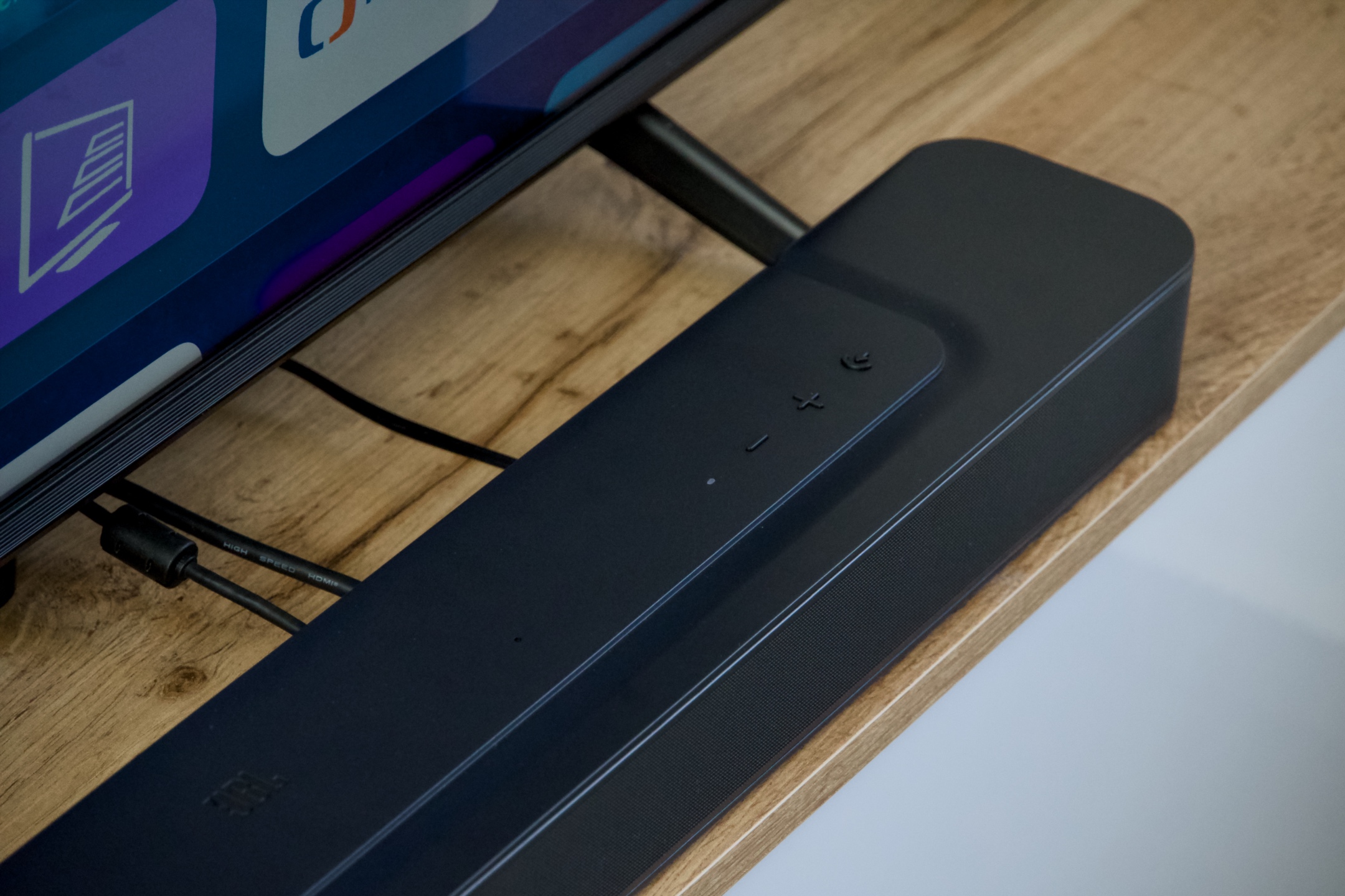 JBL Bar 300 Apple TV bar control detail