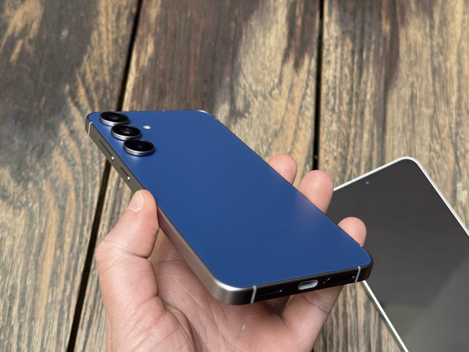 Full comparison: Galaxy S25 FE vs. S24 FE – Samsung Magazine