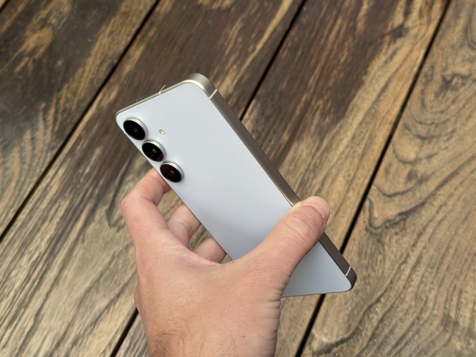 Full comparison: Galaxy S25 FE vs. S24 FE – Samsung Magazine