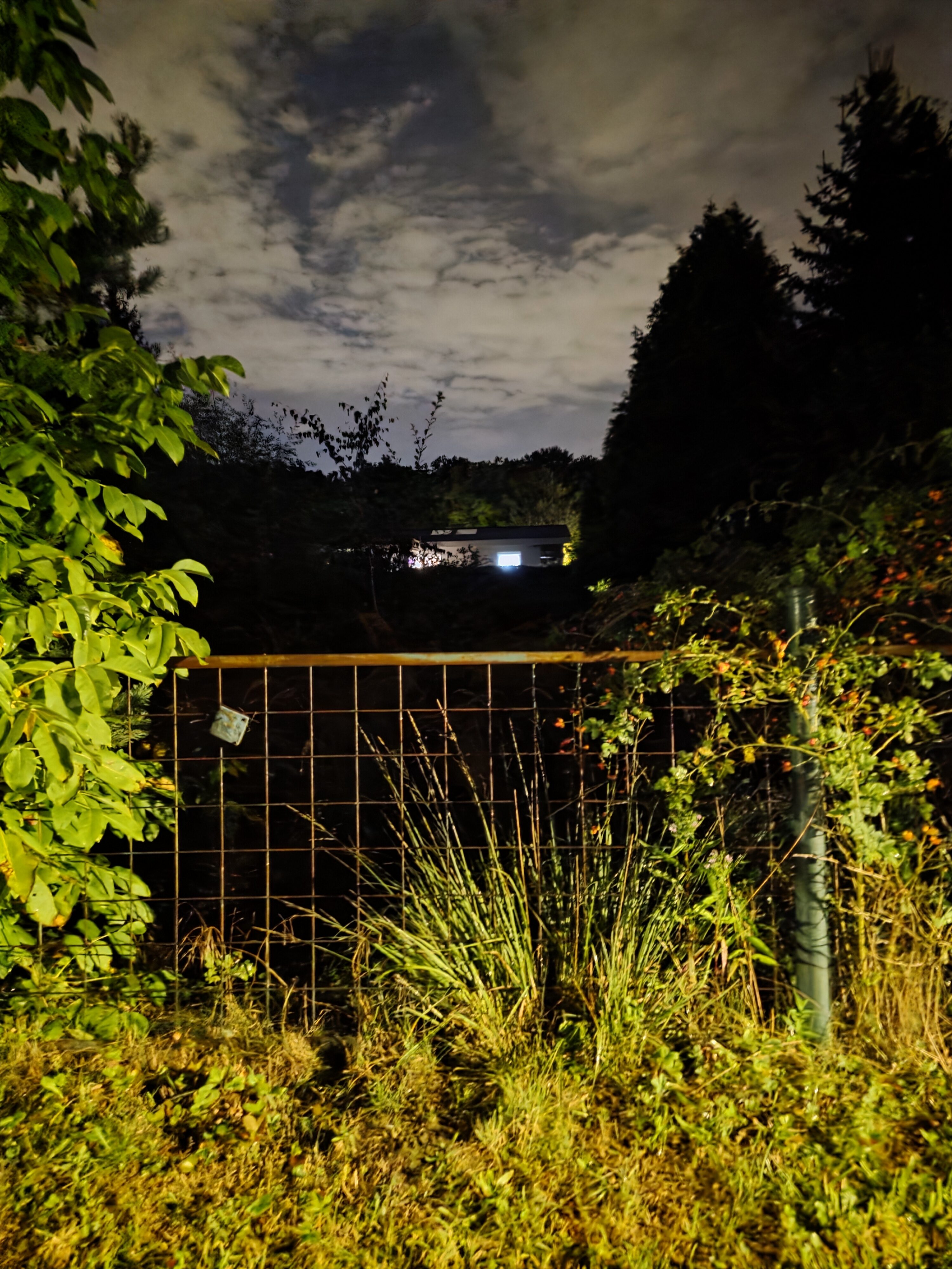 Galaxy Z Fold7 fotky noc 12