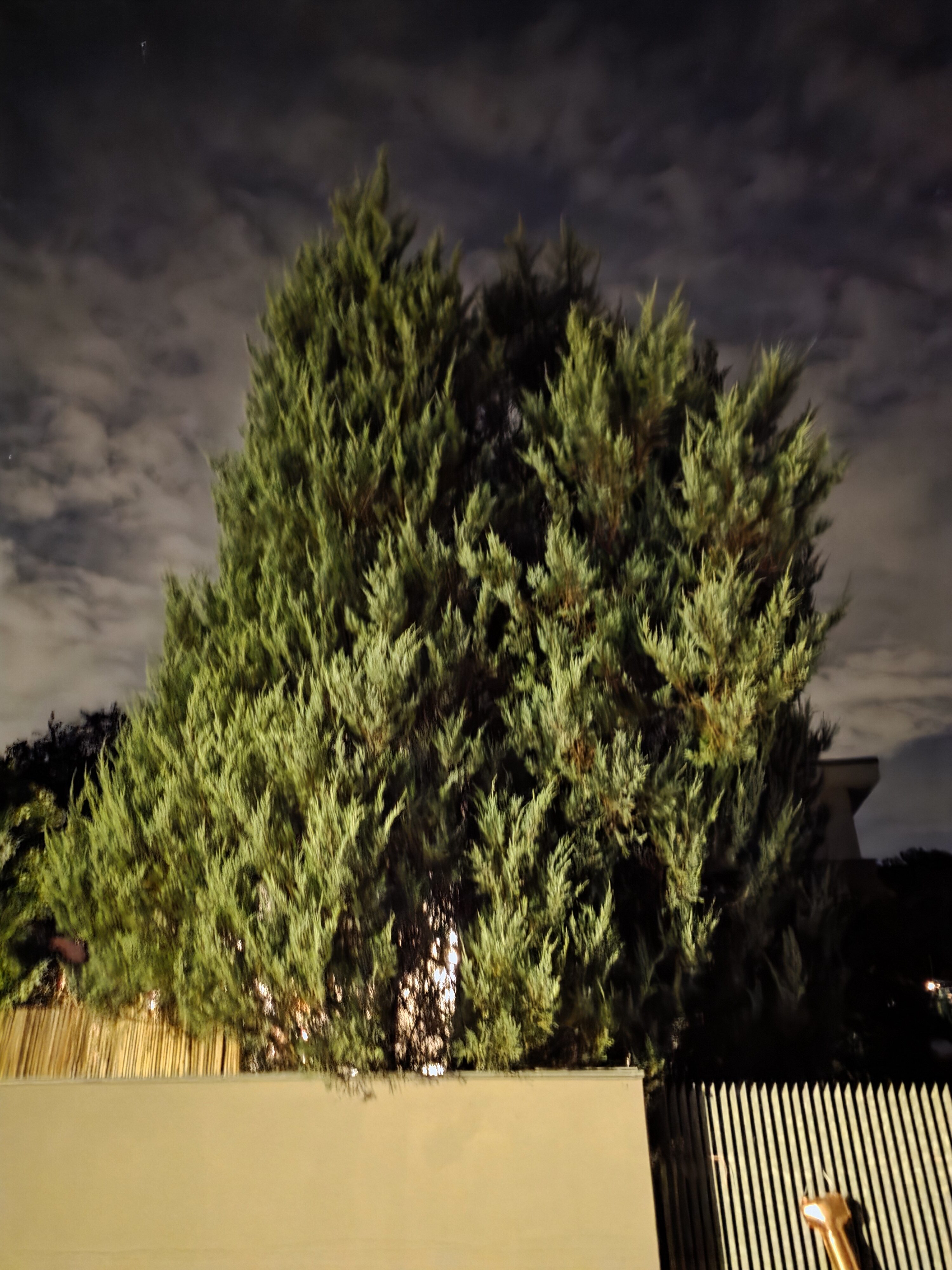 Galaxy Z Fold7 fotky noc 15