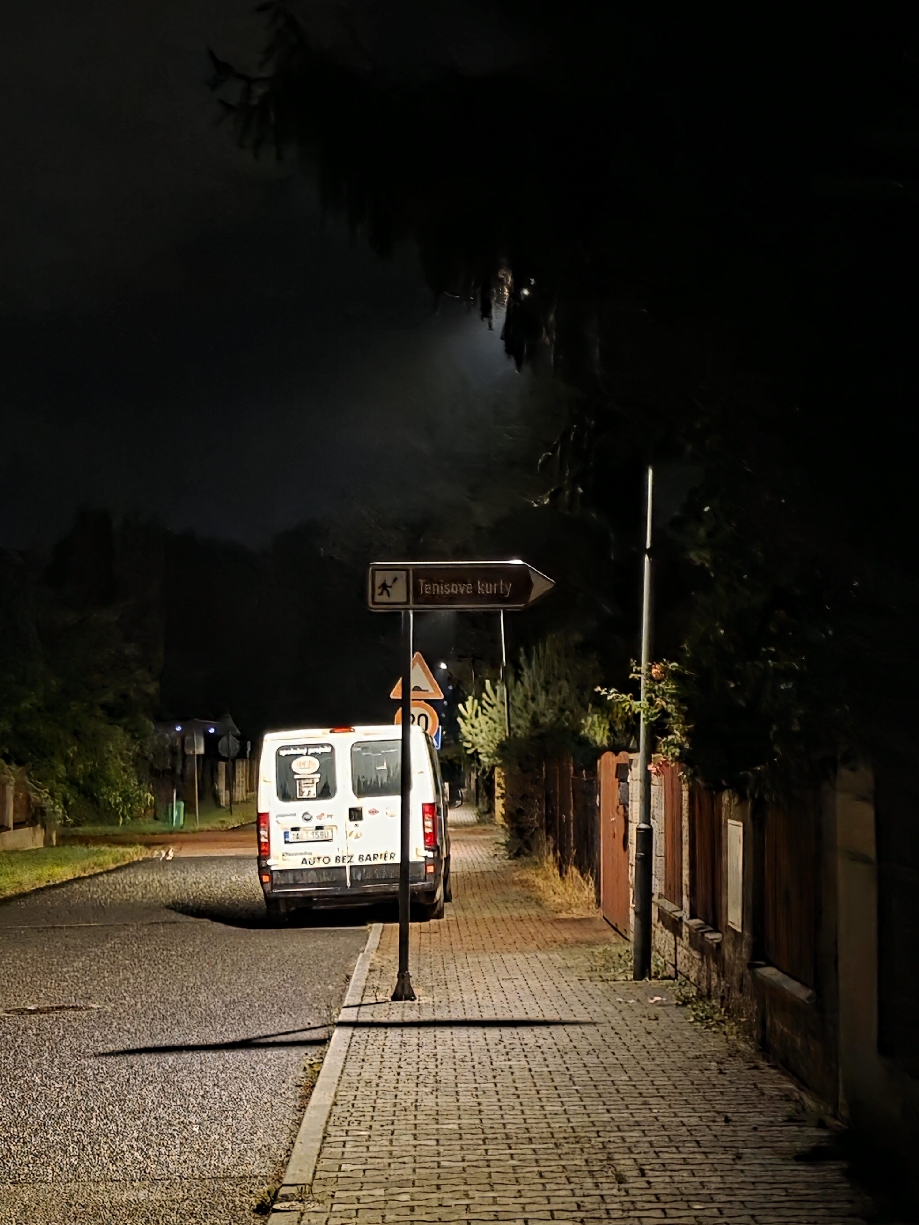 Galaxy Z Fold7 fotky noc 18