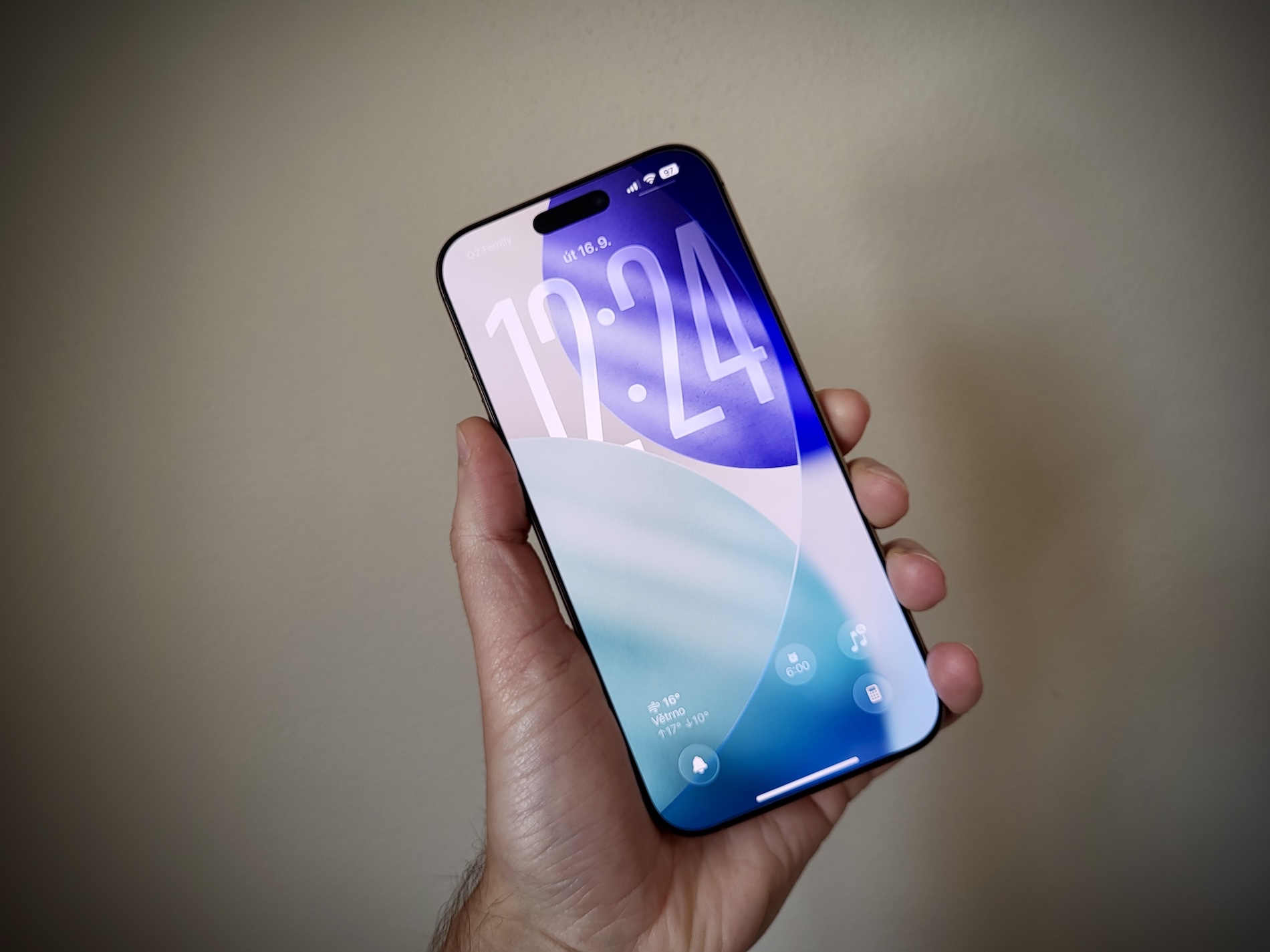 iOS 18 cover iOS 18 cover