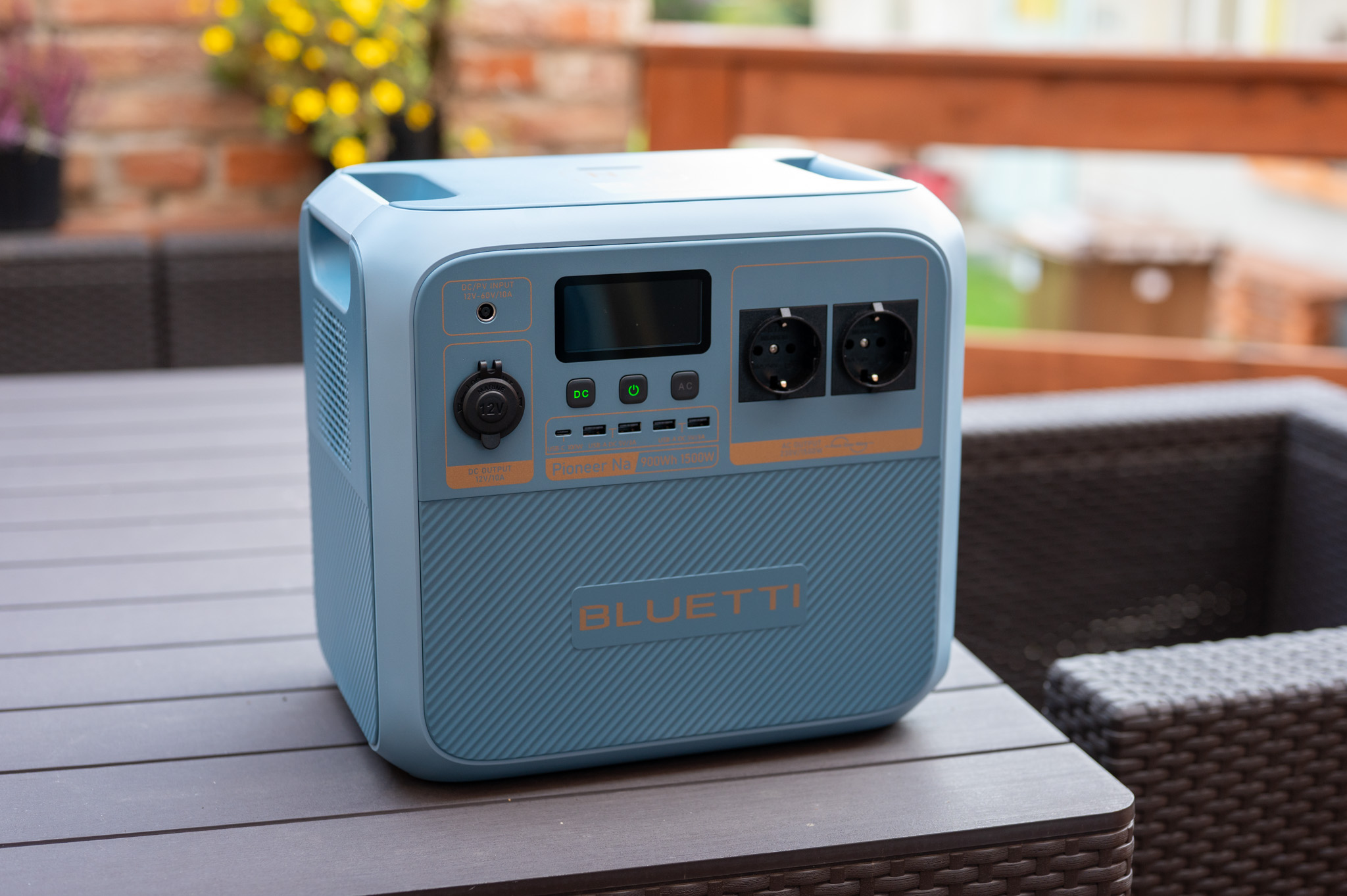 BLUETTI Pioneer Na 26 BLUETTI Pioneer Na 26