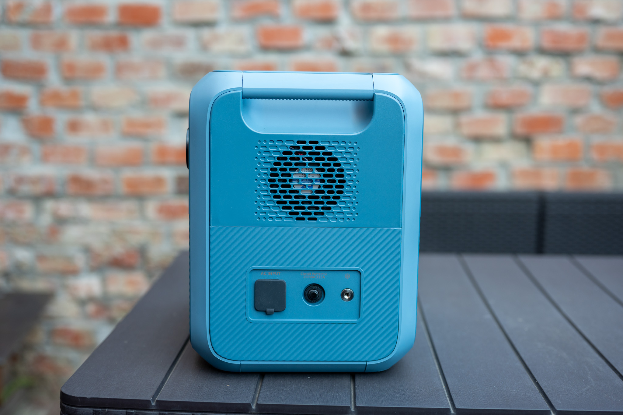 BLUETTI Pioneer Na 33 BLUETTI Pioneer Na 33
