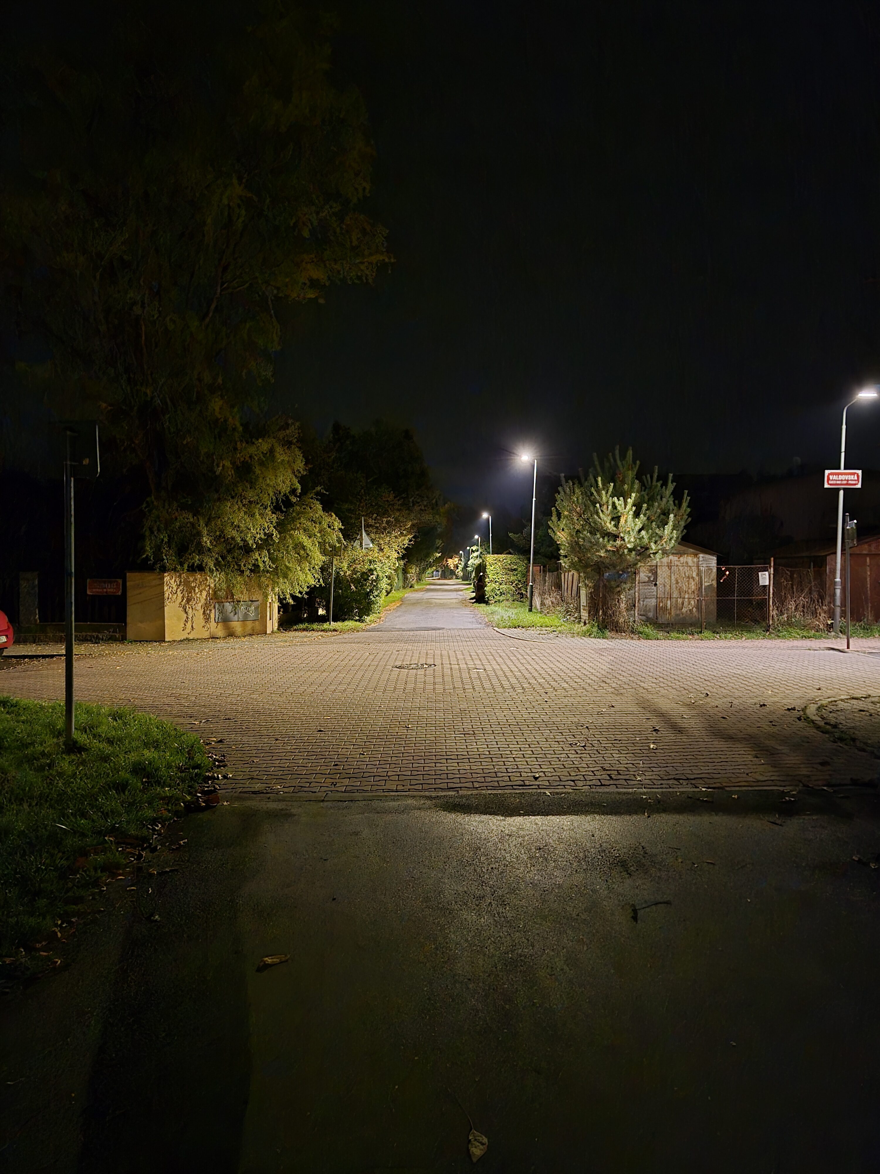 Galaxy S25 FE nocni fotka 2