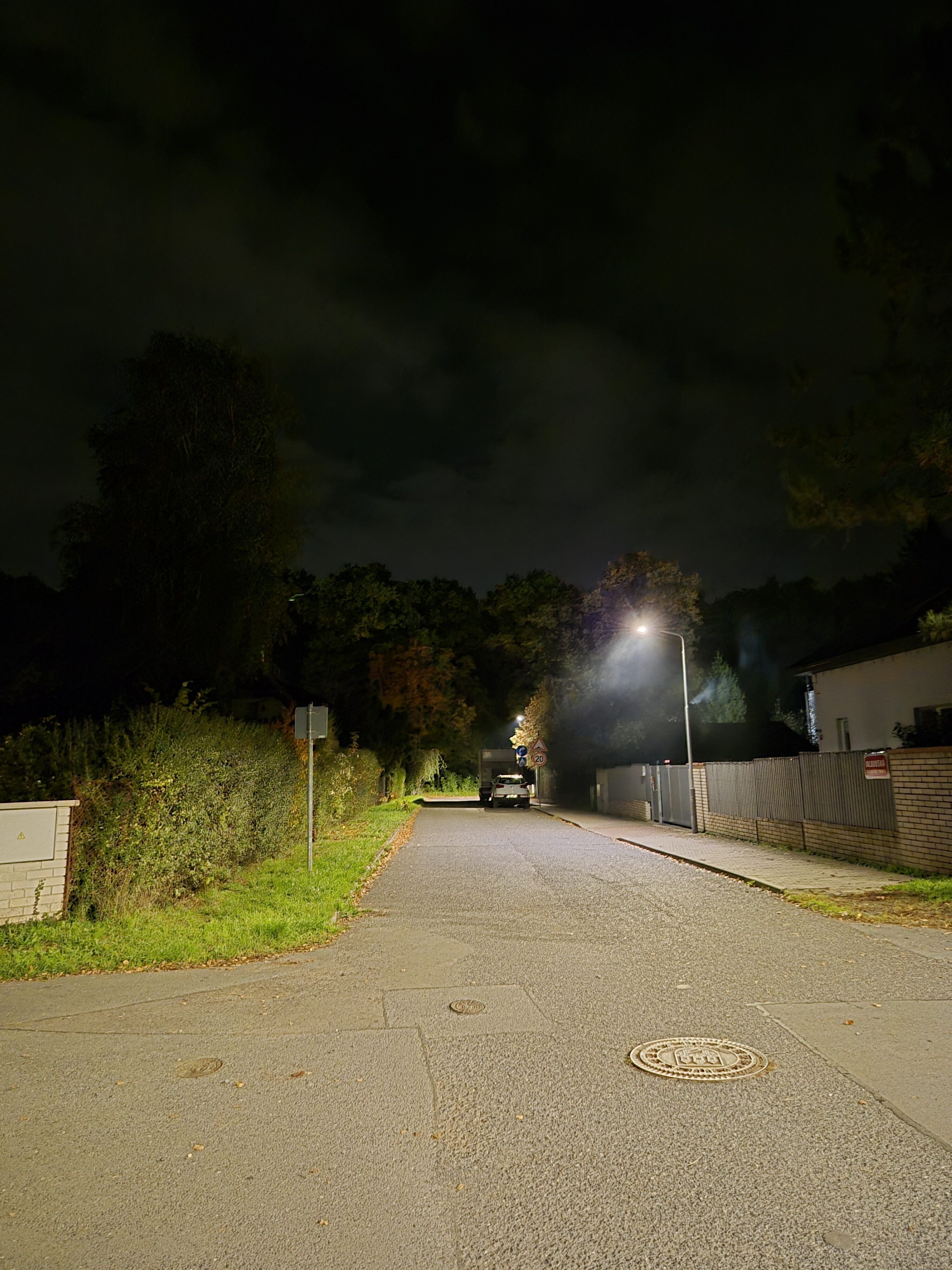 Galaxy S25 FE nocni fotka 29