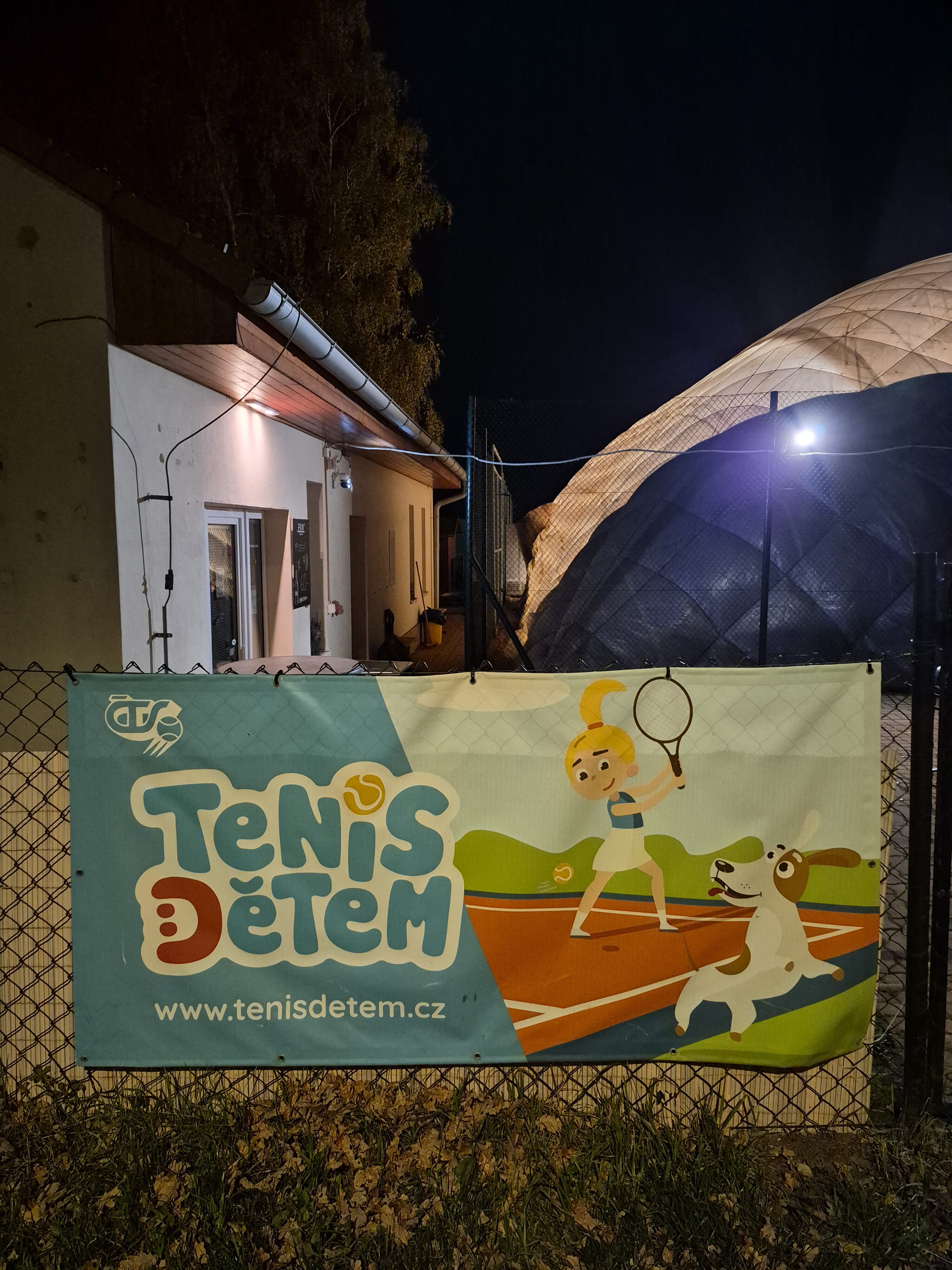 Galaxy S25 FE nocni fotka 7