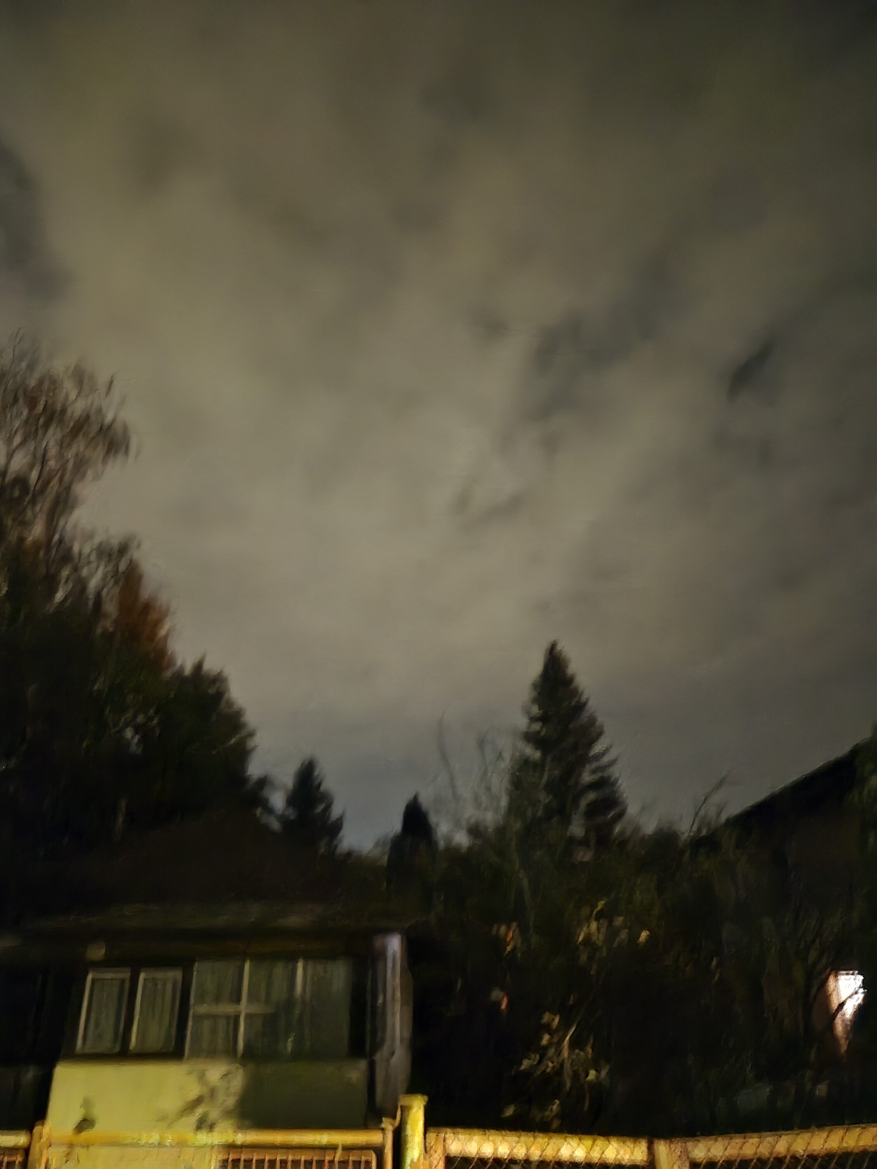 Galaxy S25 FE nocni fotka 9