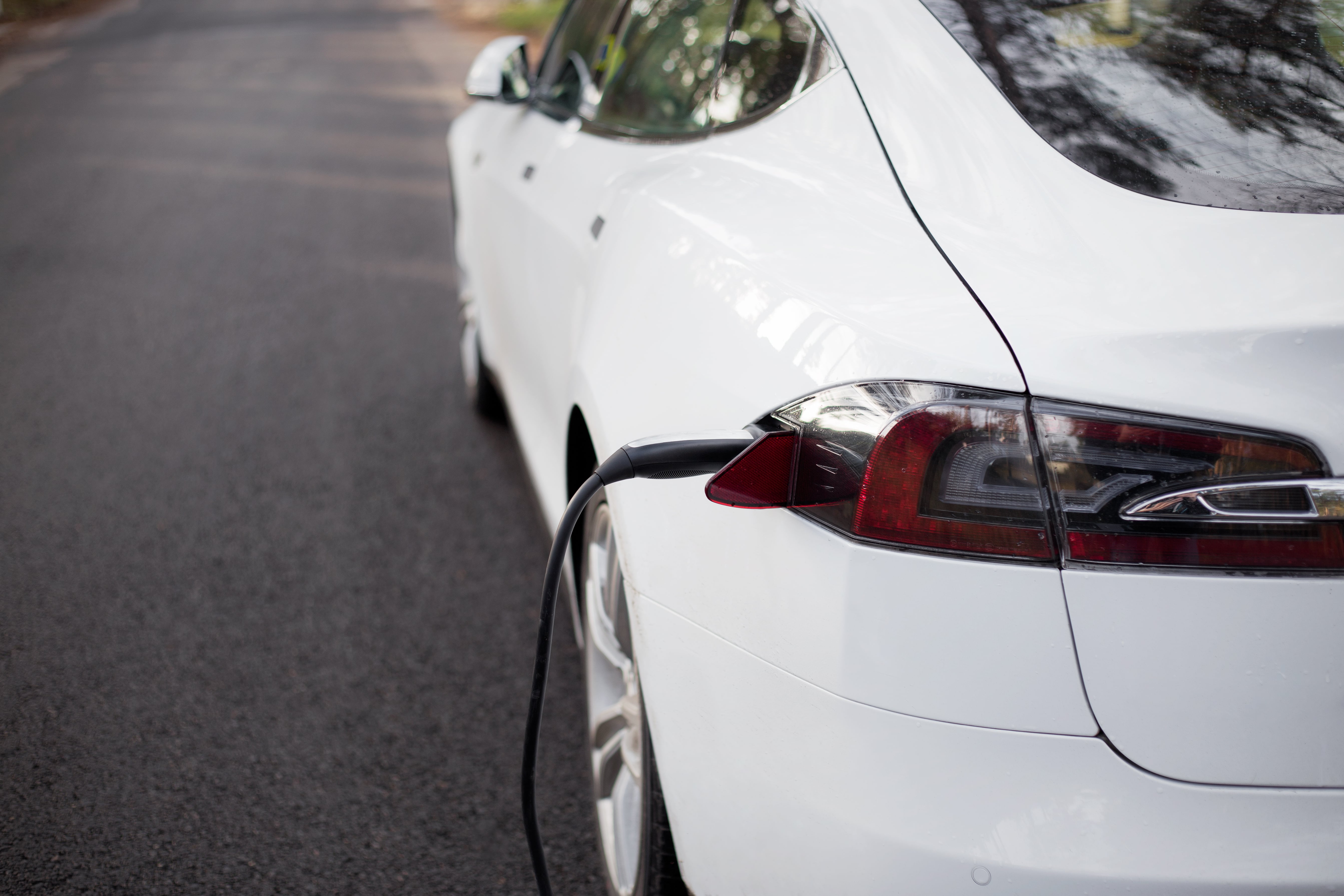 Apakah Tesla sudah keluar dari masa terburuknya? Penjualan menunjukkan bahwa mungkin saja.