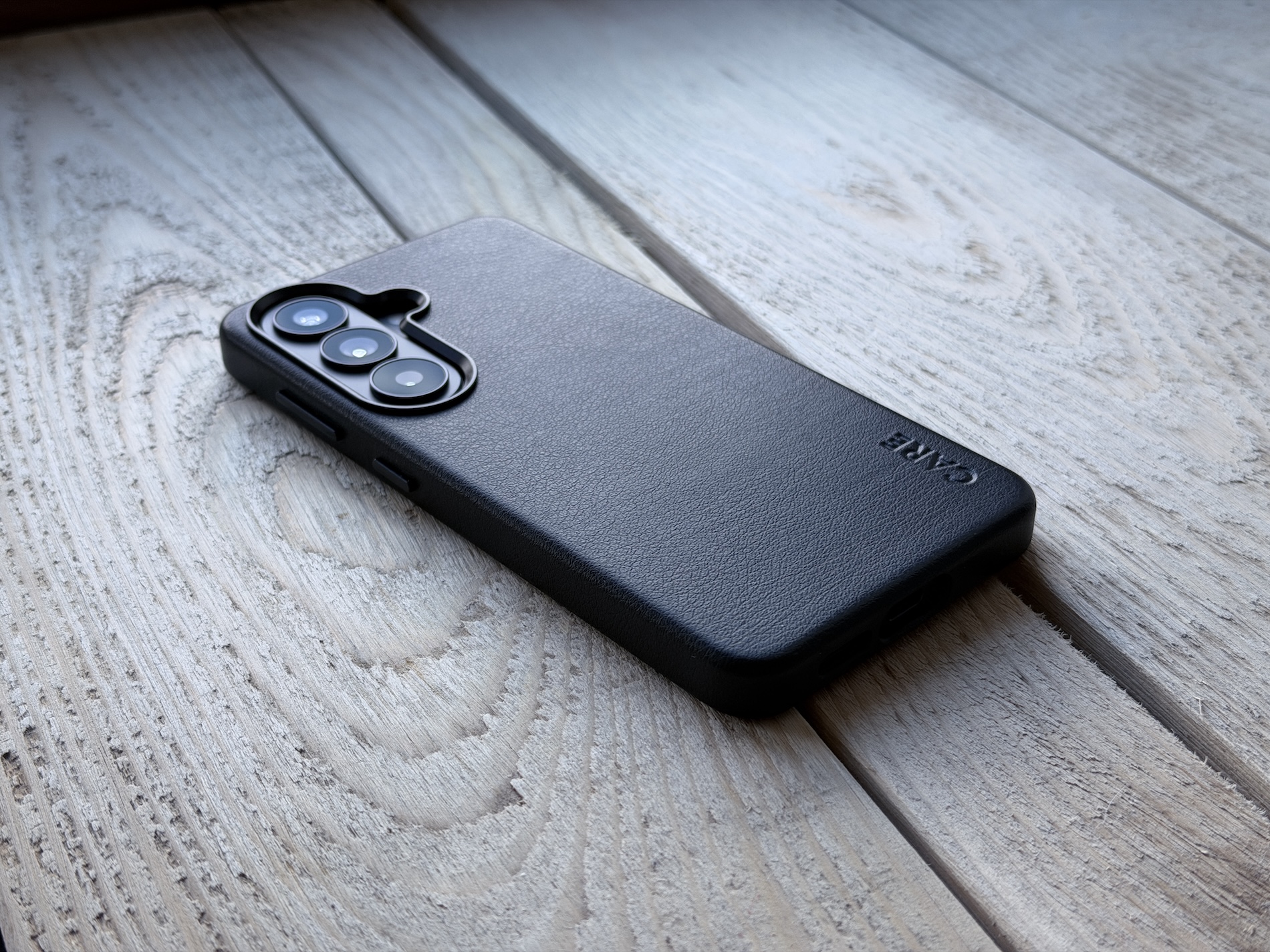 Kryt PanzerGlass CARE Samsung Galaxy S26 SOLO Qi veganská kůže 14